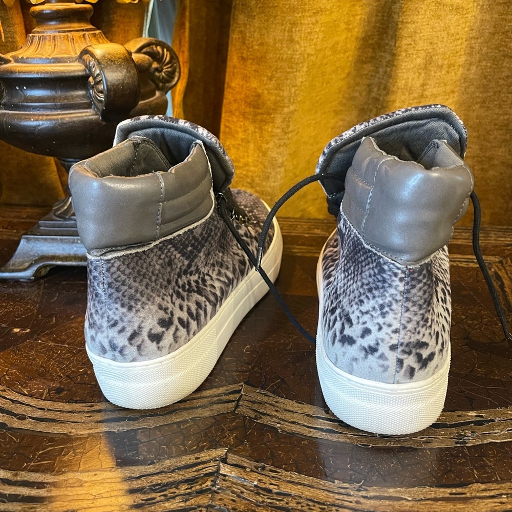 Madden Girl Ankle Beezy Sneakers